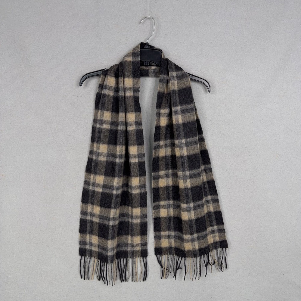 Amicale Scarf One Size Black Plaid 100% Cashmere Fringed Classic Luxury